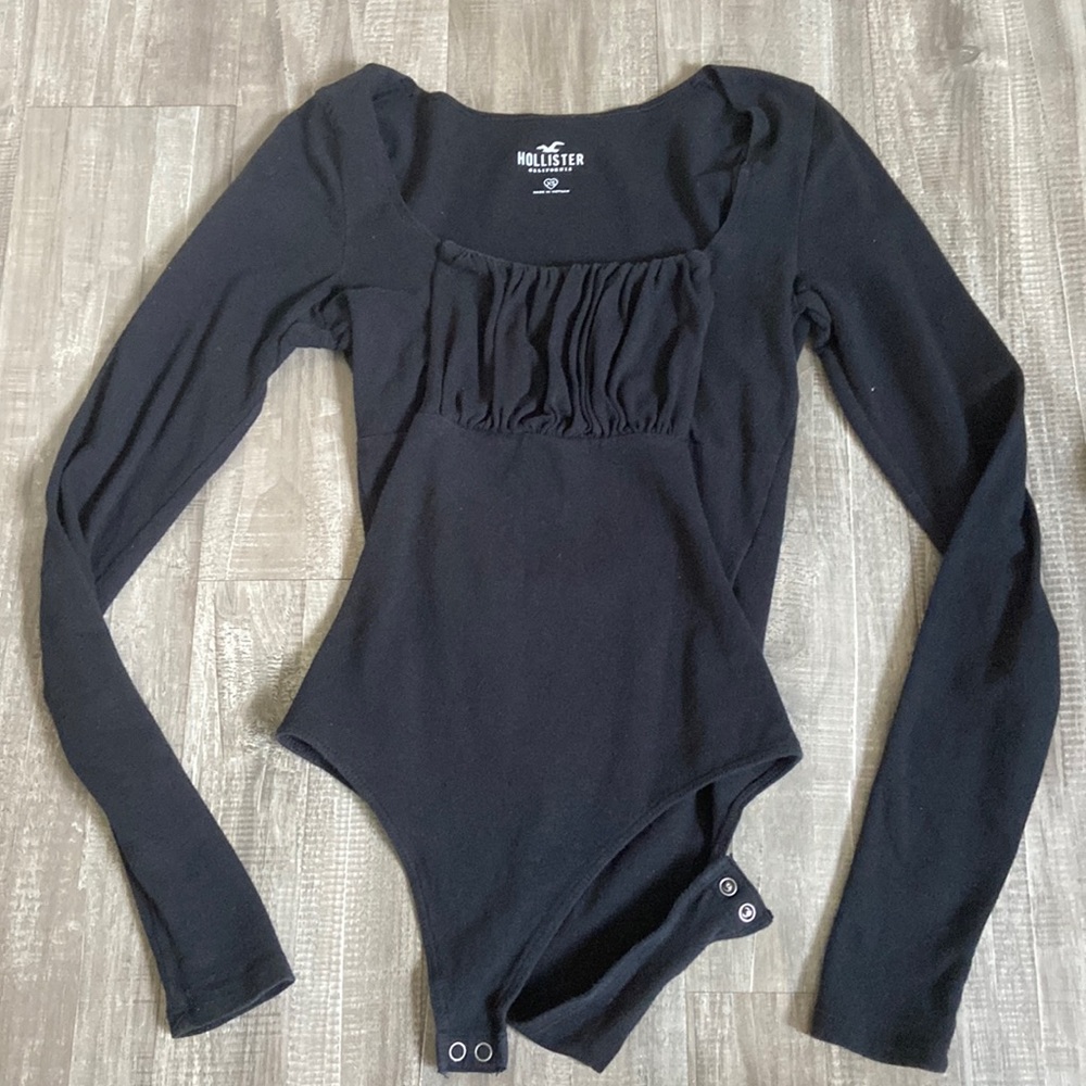 long sleeve black hollister bodysuit